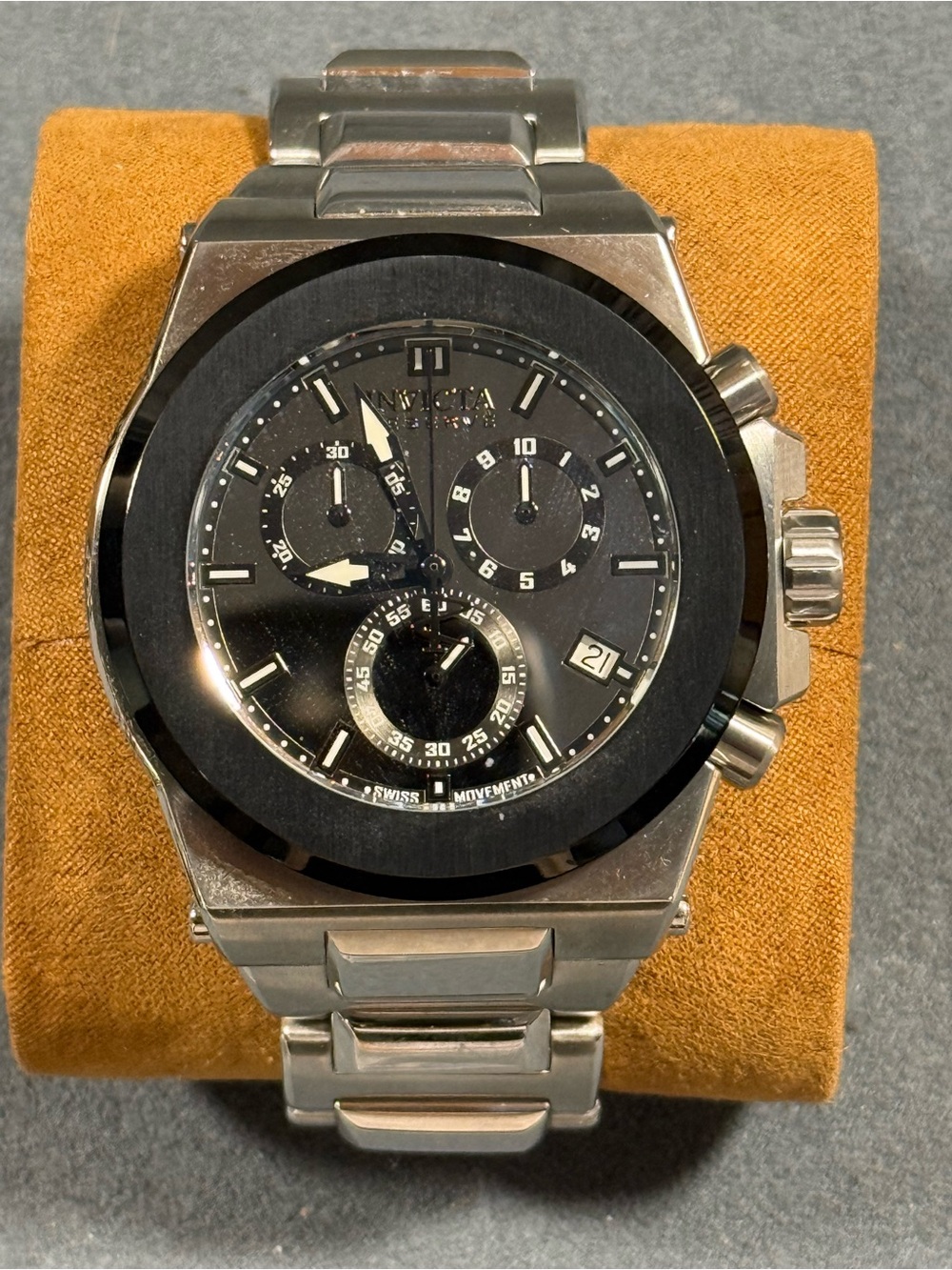 Invicta 45228 Reserve Akula Men's Silver Bracelet Watch with Black Dial